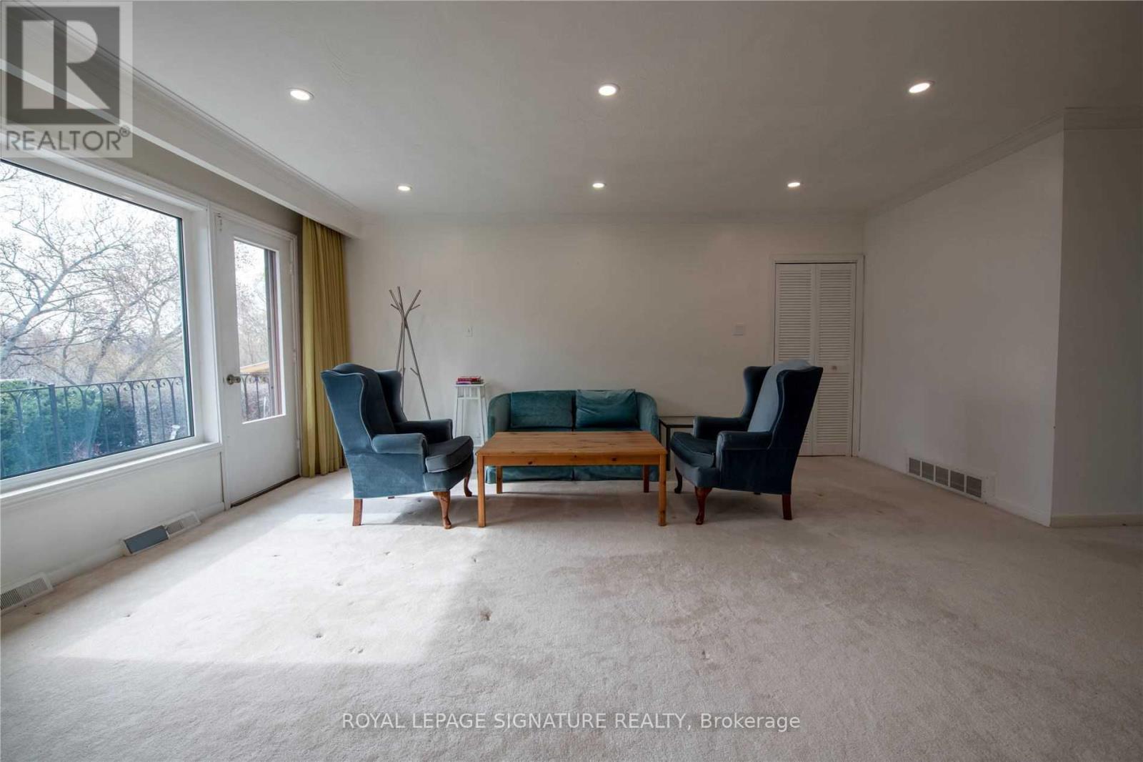 Upper - 28 Esther Lorrie Drive, Toronto (West Humber-Clairville), Ontario  M9W 4T8 - Photo 4 - W12834668