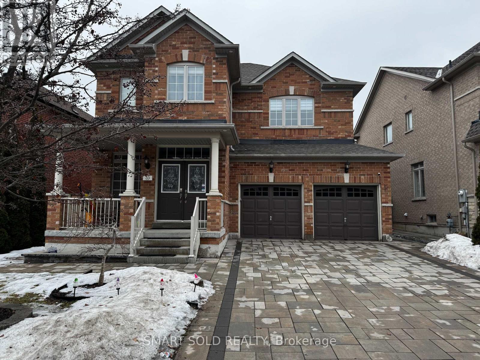 35 COSFORD STREET, Aurora, Ontario