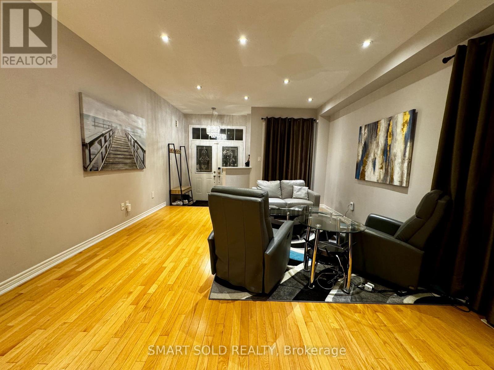 35 Cosford Street, Aurora, Ontario  L4G 0J5 - Photo 9 - N12895000