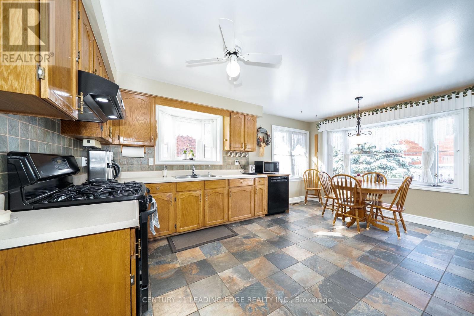 283 Debborah Place, Whitchurch-Stouffville, Ontario  L4A 5C5 - Photo 11 - N12895008