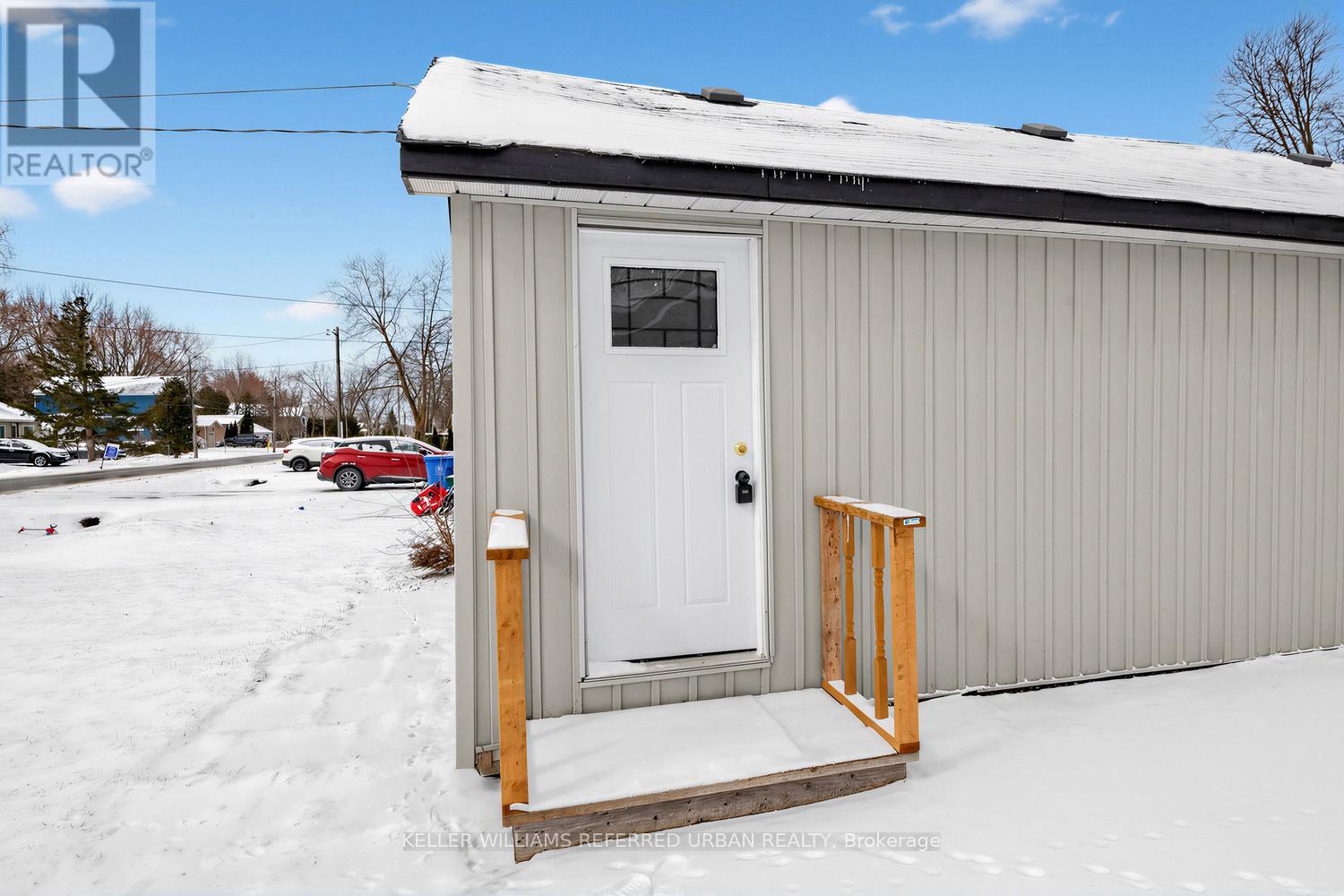 208 Bayview Avenue, Georgina (Keswick South), Ontario  L4P 2T2 - Photo 5 - N12895010