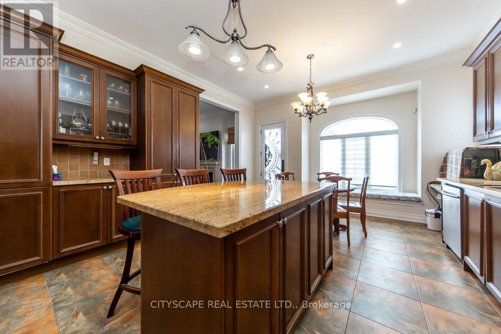 136 Manley Avenue, Whitchurch-Stouffville, Ontario  L4A 0C5 - Photo 13 - N12895018