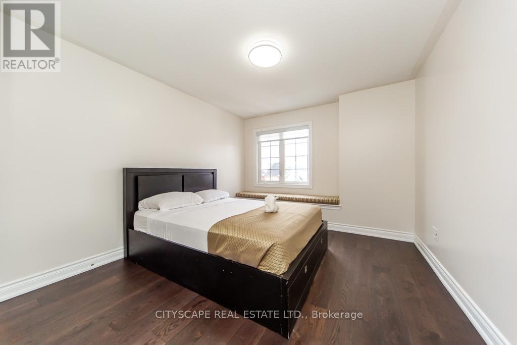 136 Manley Avenue, Whitchurch-Stouffville, Ontario  L4A 0C5 - Photo 27 - N12895018