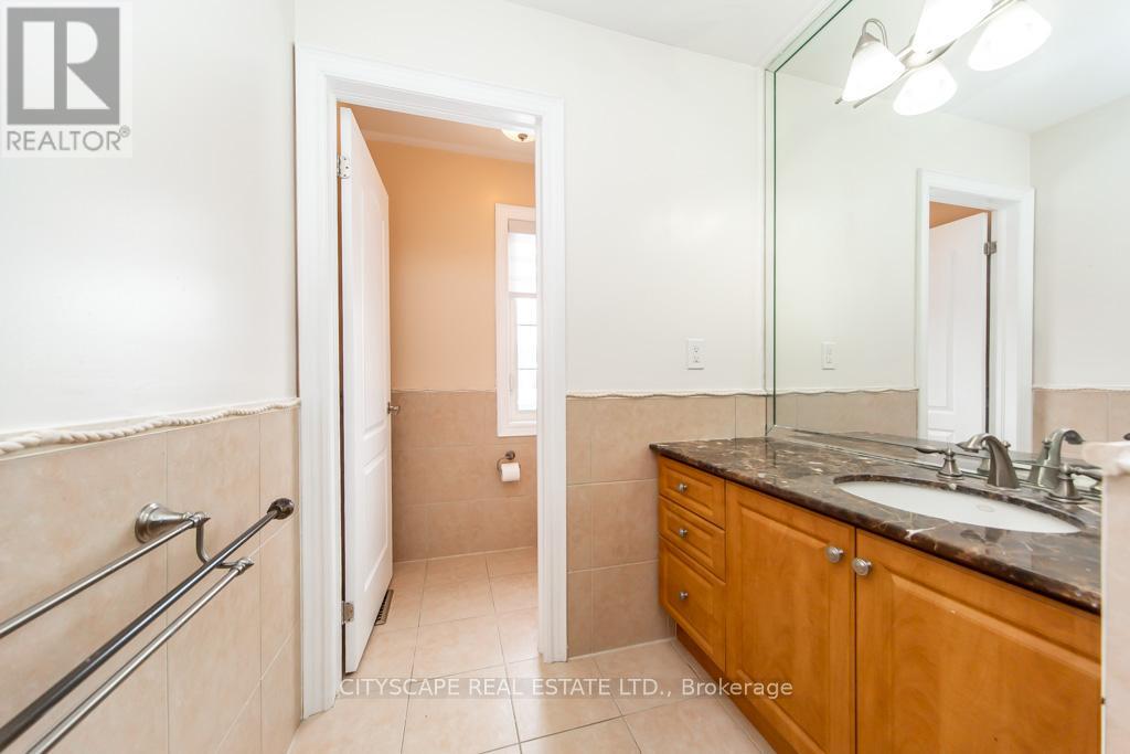 136 Manley Avenue, Whitchurch-Stouffville, Ontario  L4A 0C5 - Photo 35 - N12895018