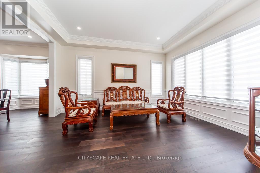 136 Manley Avenue, Whitchurch-Stouffville, Ontario  L4A 0C5 - Photo 5 - N12895018