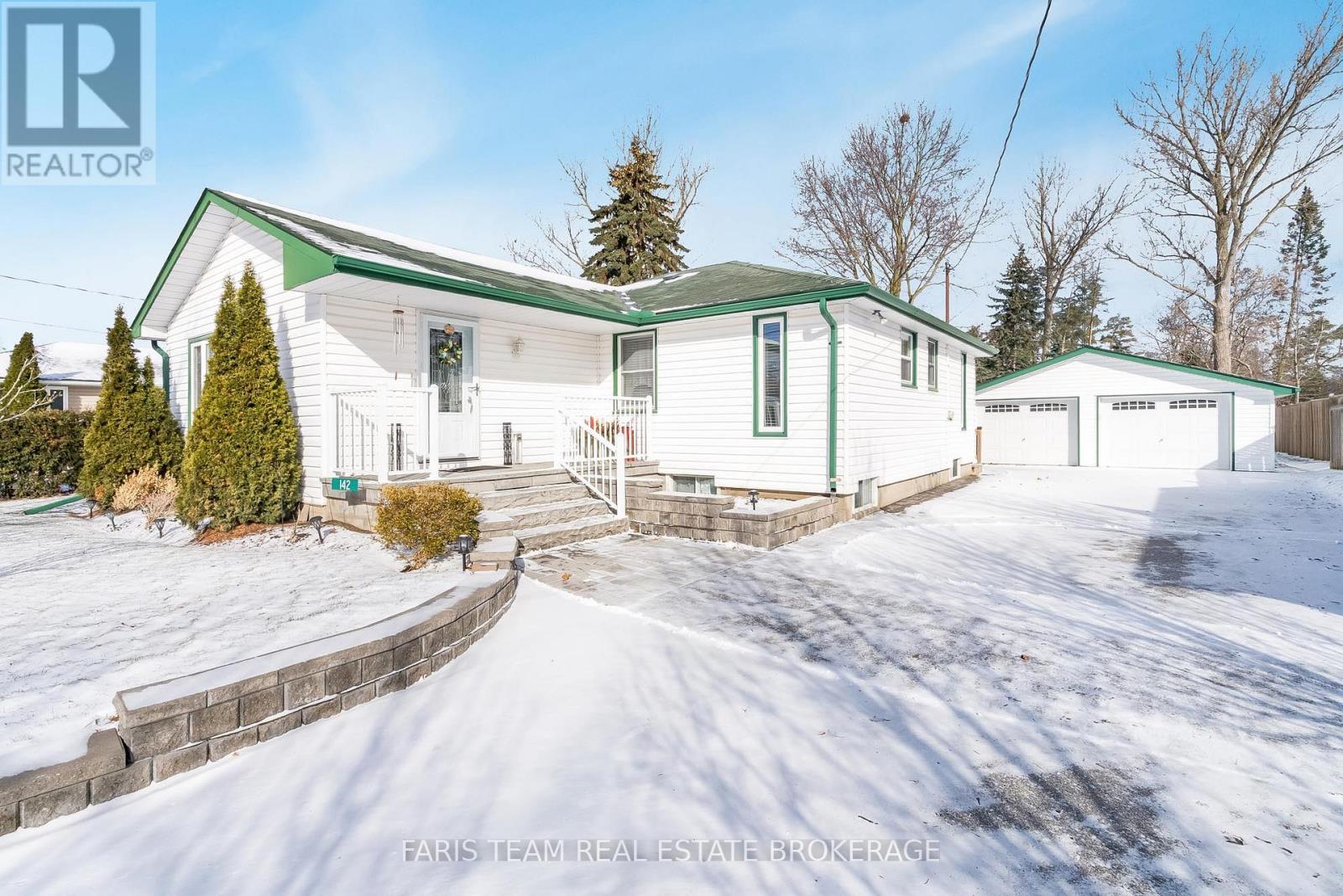 142 Oriole Drive, East Gwillimbury, Ontario  L9N 1G9 - Photo 4 - N12895022