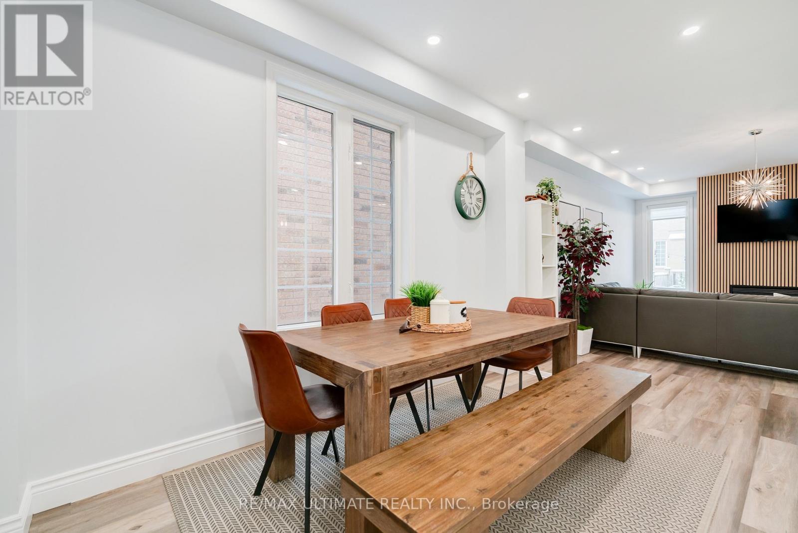 10 Torah Gate, Vaughan (Patterson), Ontario  L6A 0H3 - Photo 4 - N12895100