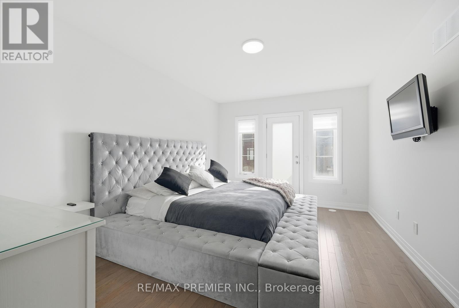 229 Vermont Avenue, Newmarket, Ontario  L3X 0M6 - Photo 25 - N12895102