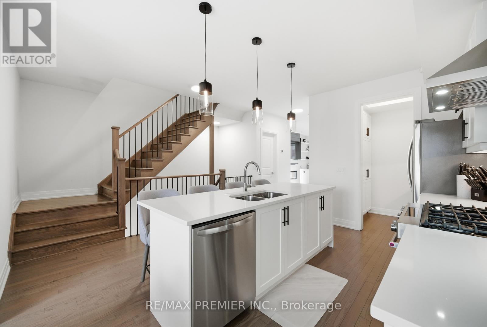 229 Vermont Avenue, Newmarket, Ontario  L3X 0M6 - Photo 9 - N12895102