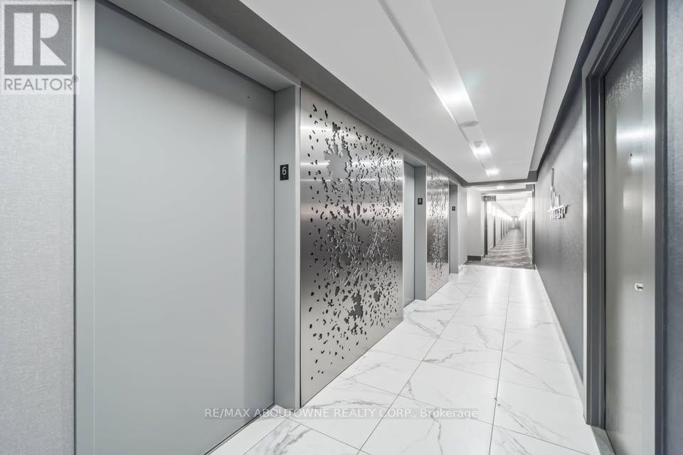 610 - 8 Telegram Mews, Toronto, Ontario  M5V 3Z5 - Photo 2 - C12839580