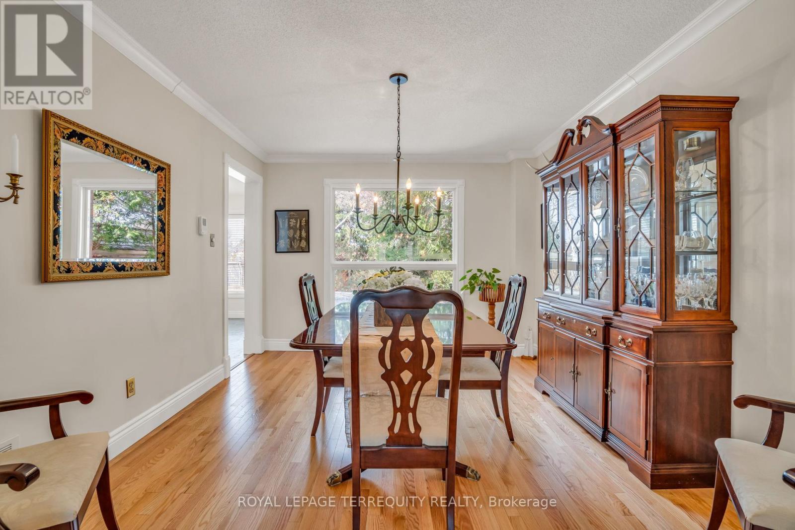 1319 Saddler Circle, Oakville, Ontario  L6M 2X6 - Photo 12 - W12880796