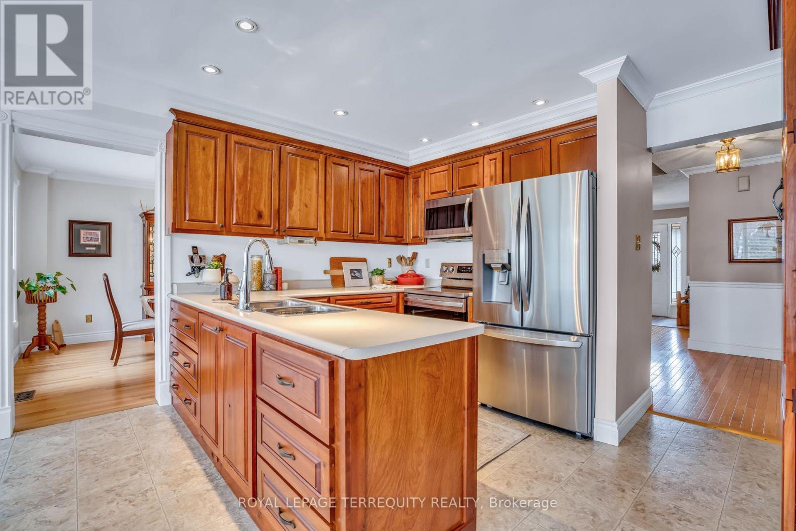 1319 Saddler Circle, Oakville, Ontario  L6M 2X6 - Photo 16 - W12880796