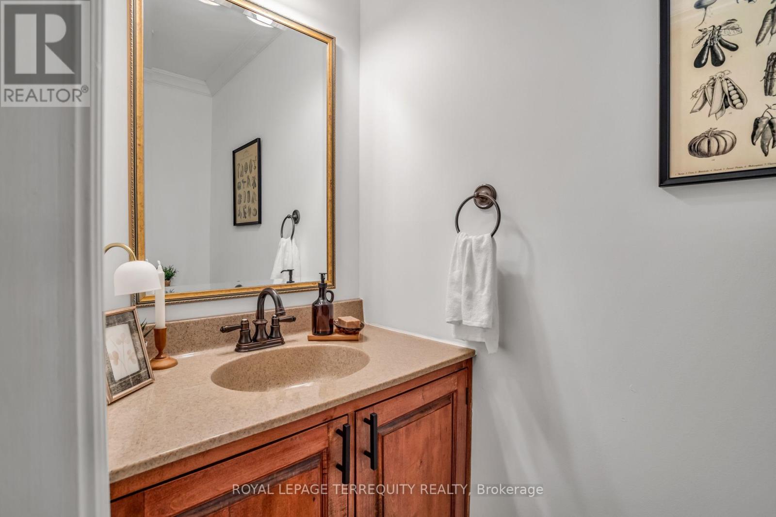 1319 Saddler Circle, Oakville, Ontario  L6M 2X6 - Photo 19 - W12880796