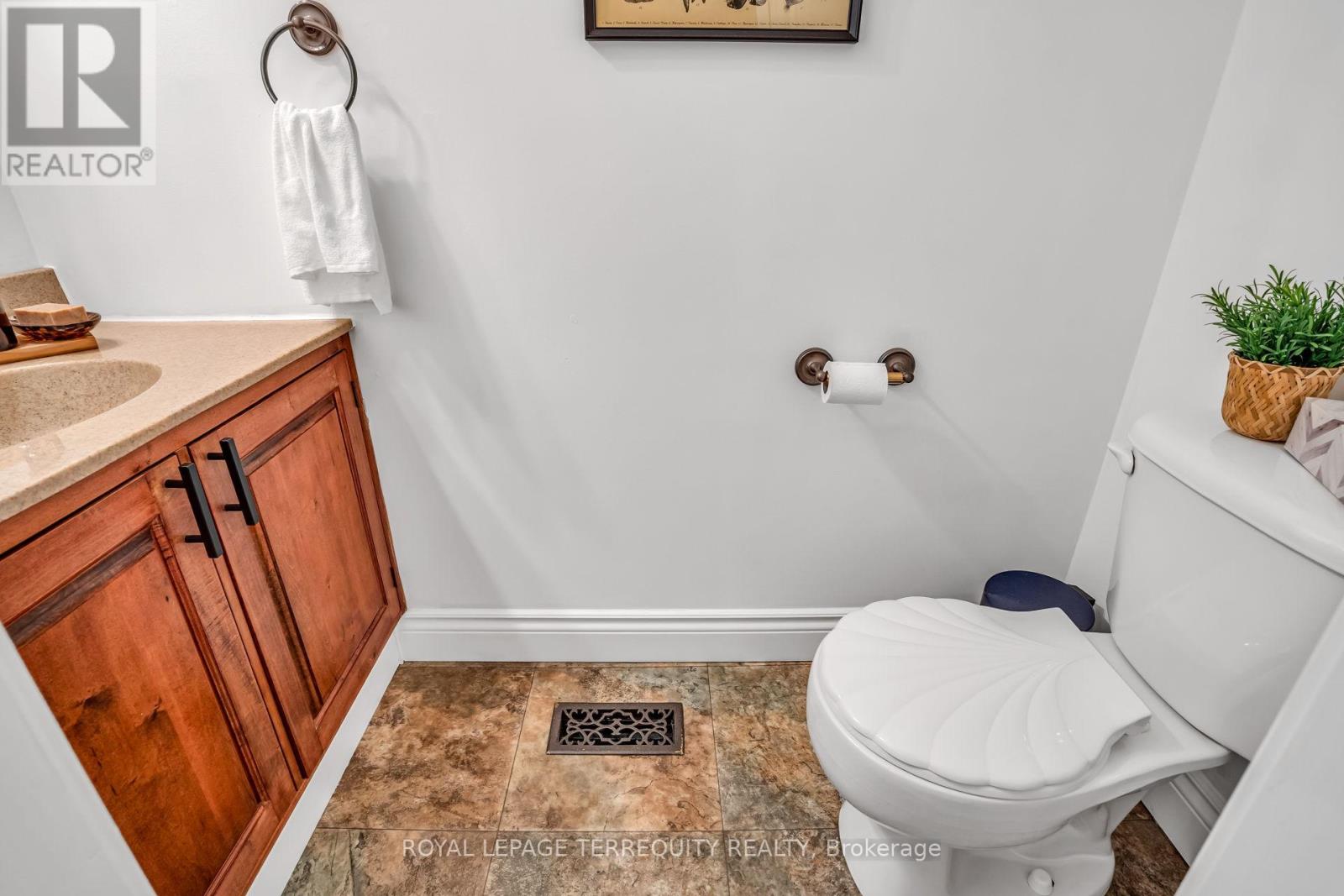 1319 Saddler Circle, Oakville, Ontario  L6M 2X6 - Photo 20 - W12880796