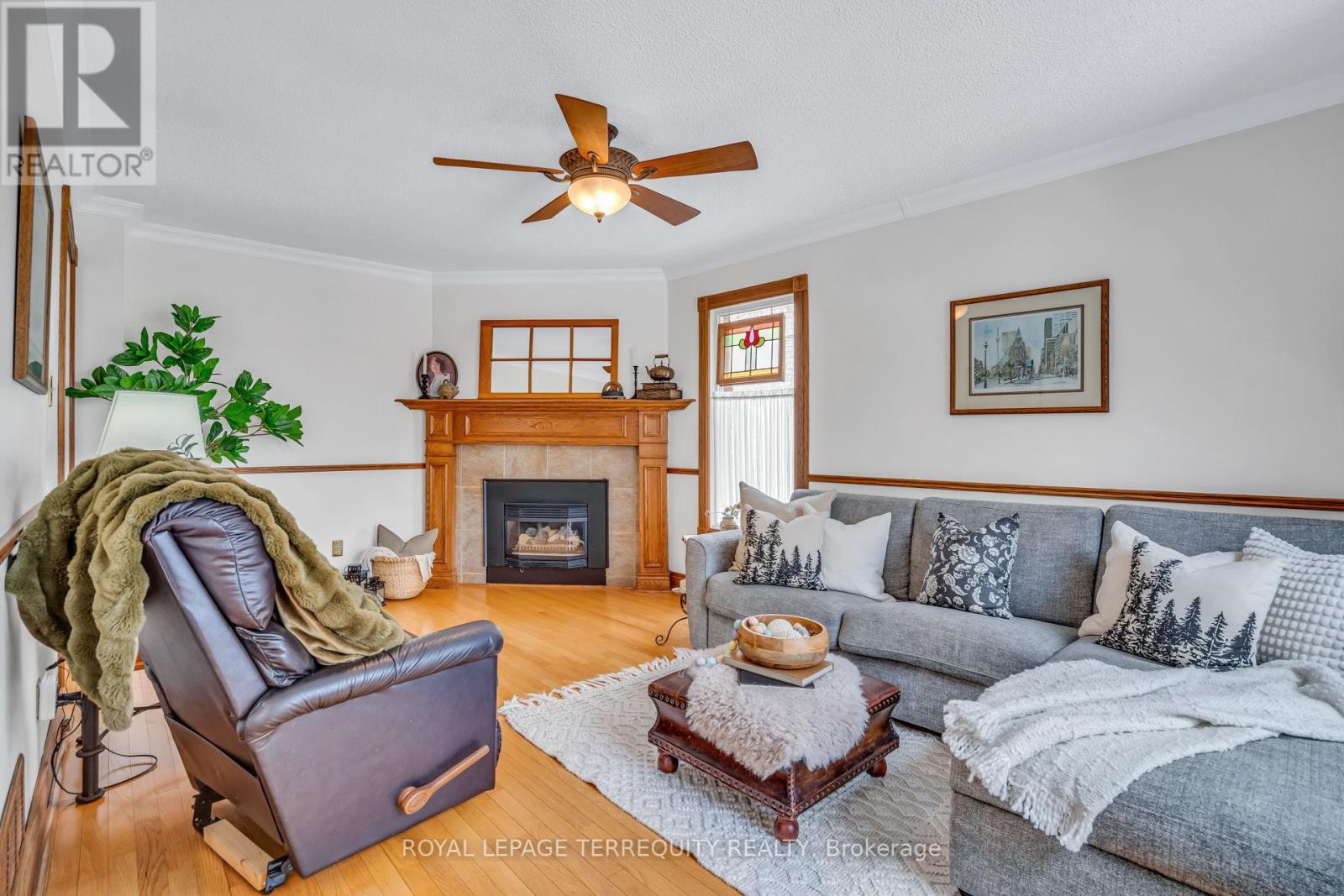 1319 Saddler Circle, Oakville, Ontario  L6M 2X6 - Photo 11 - W12880796