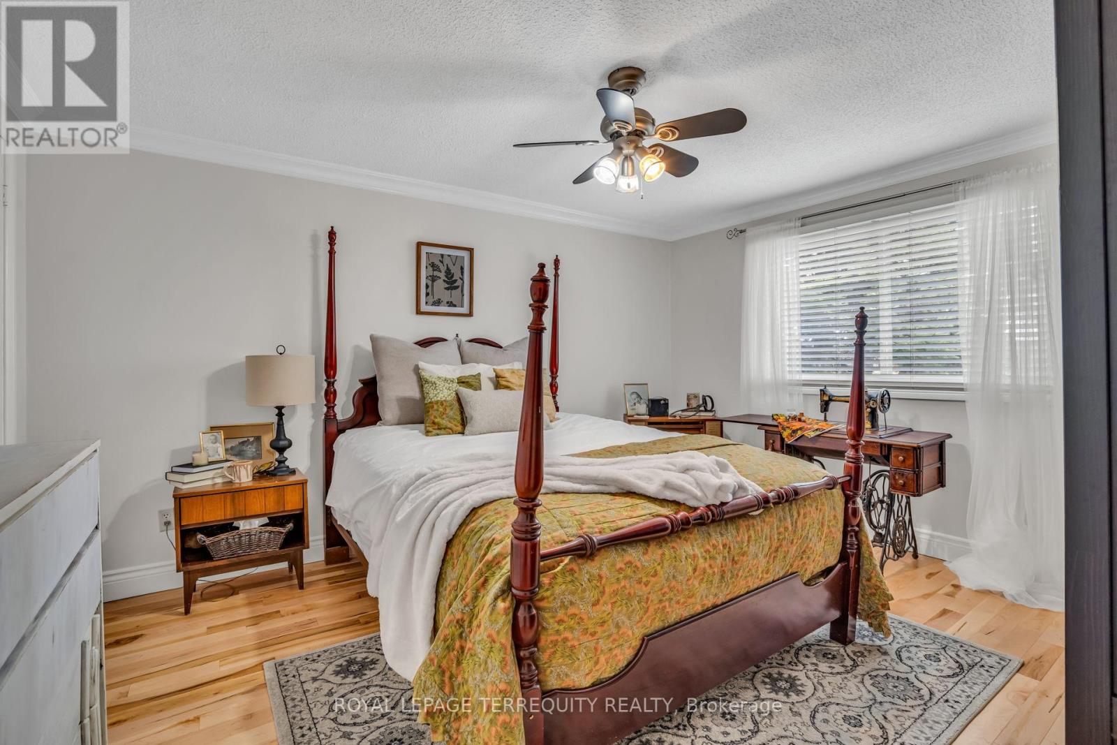 1319 Saddler Circle, Oakville, Ontario  L6M 2X6 - Photo 37 - W12880796