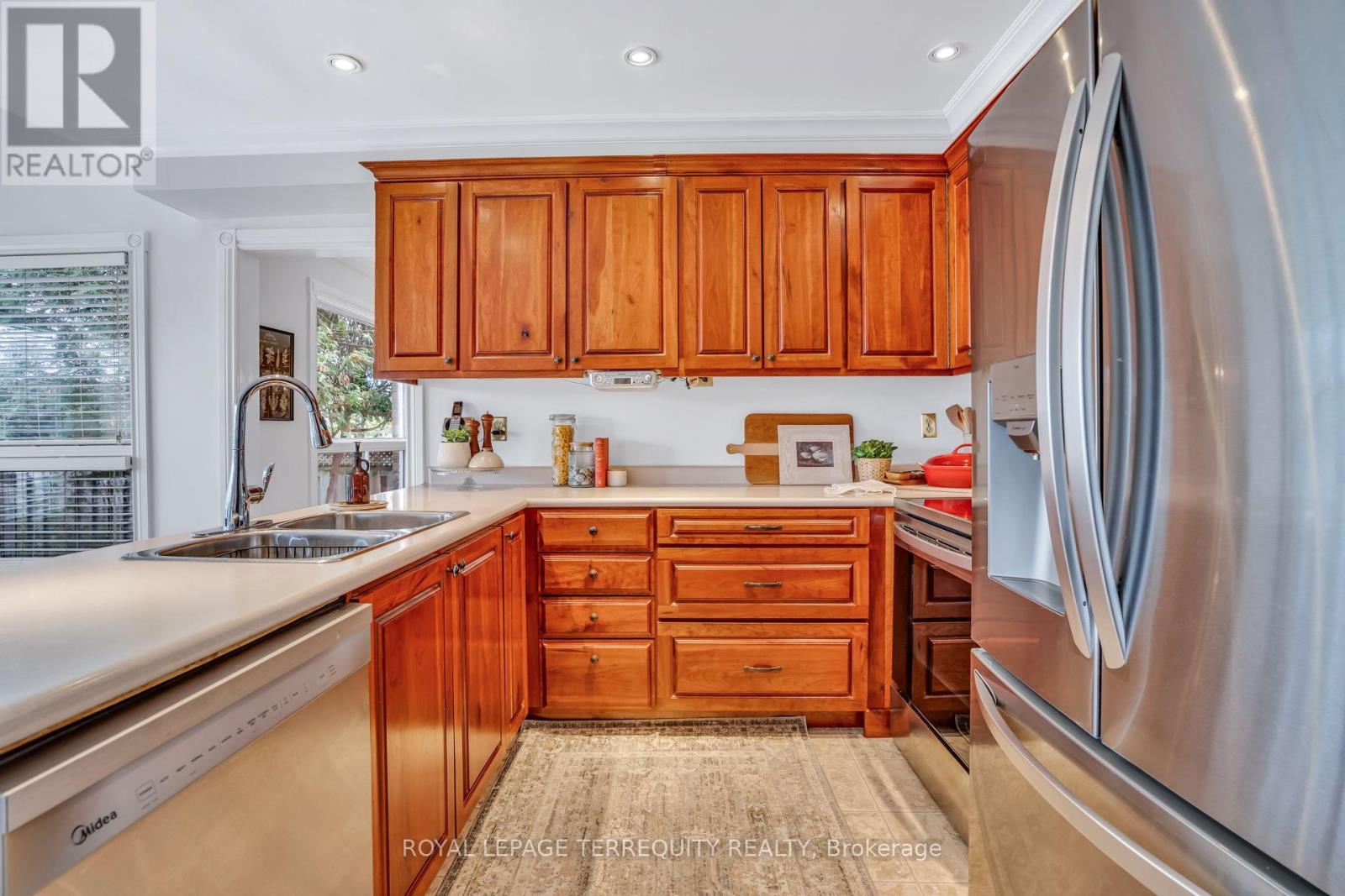 1319 Saddler Circle, Oakville, Ontario  L6M 2X6 - Photo 15 - W12880796