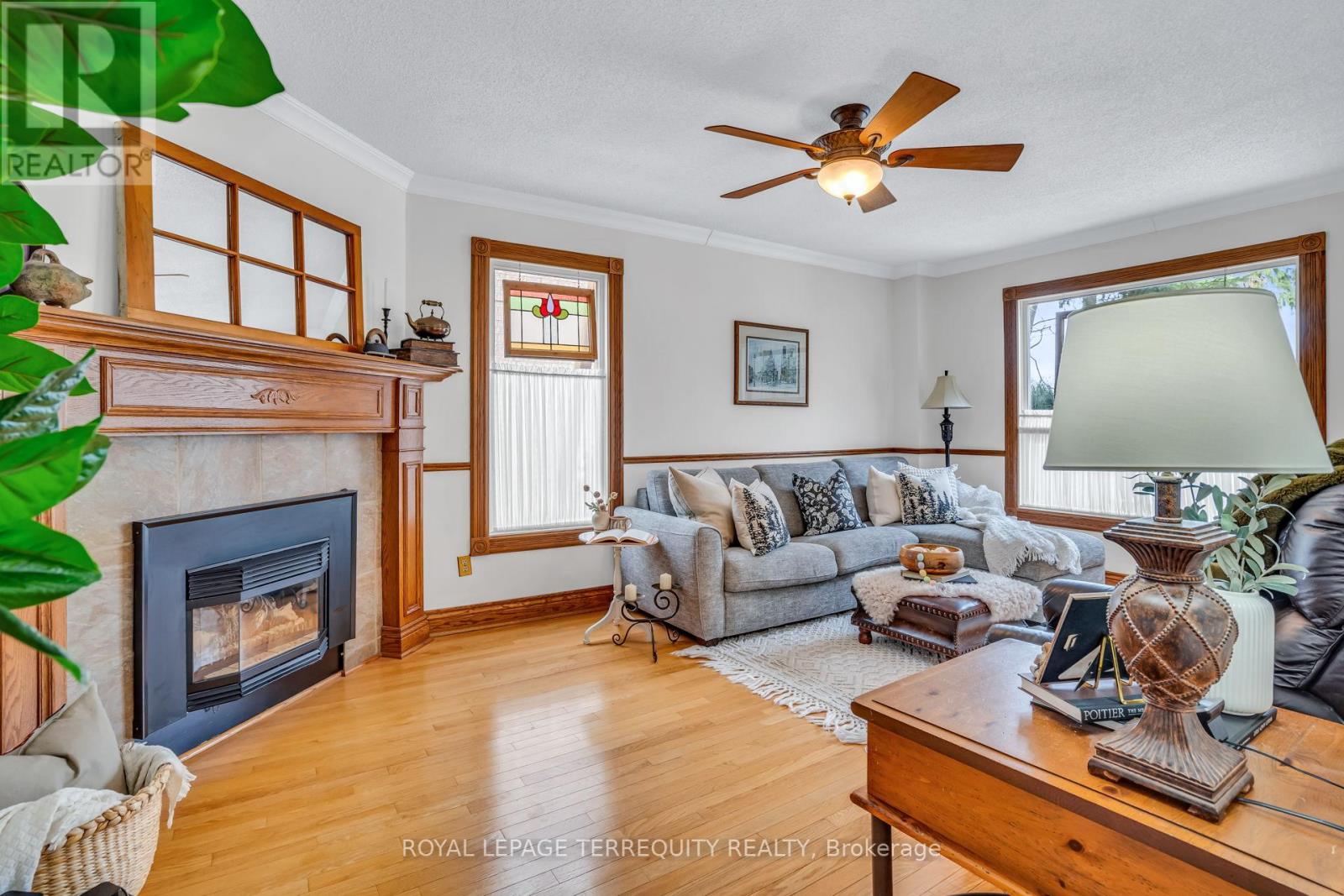 1319 Saddler Circle, Oakville, Ontario  L6M 2X6 - Photo 9 - W12880796