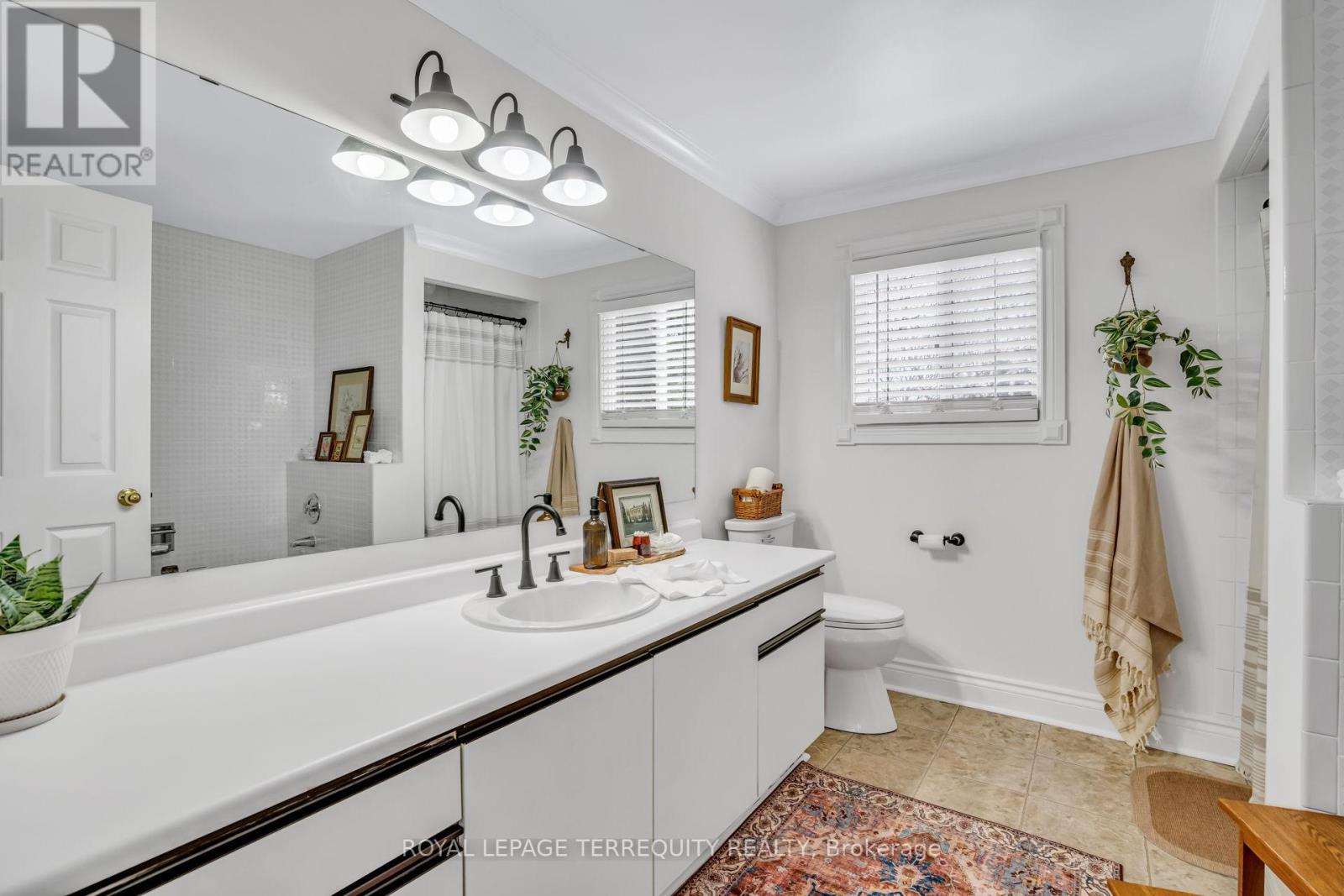 1319 Saddler Circle, Oakville, Ontario  L6M 2X6 - Photo 29 - W12880796