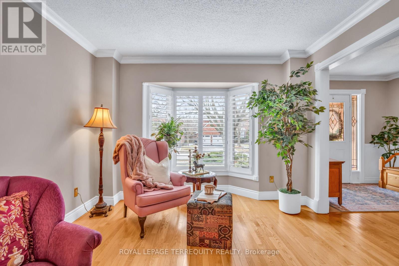 1319 Saddler Circle, Oakville, Ontario  L6M 2X6 - Photo 7 - W12880796