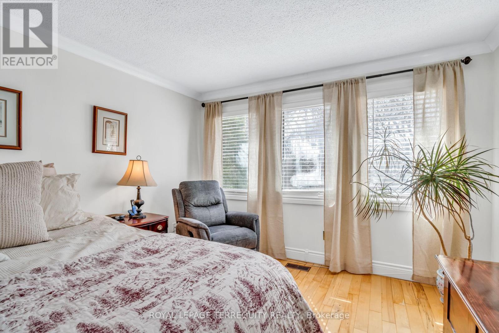 1319 Saddler Circle, Oakville, Ontario  L6M 2X6 - Photo 25 - W12880796