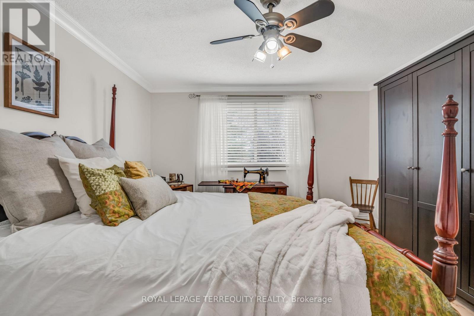 1319 Saddler Circle, Oakville, Ontario  L6M 2X6 - Photo 38 - W12880796