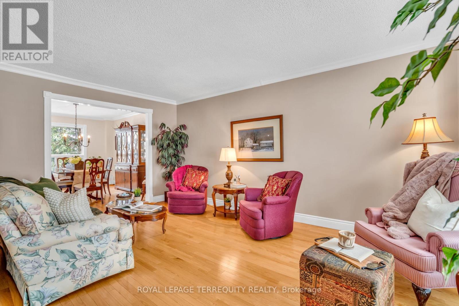 1319 Saddler Circle, Oakville, Ontario  L6M 2X6 - Photo 5 - W12880796