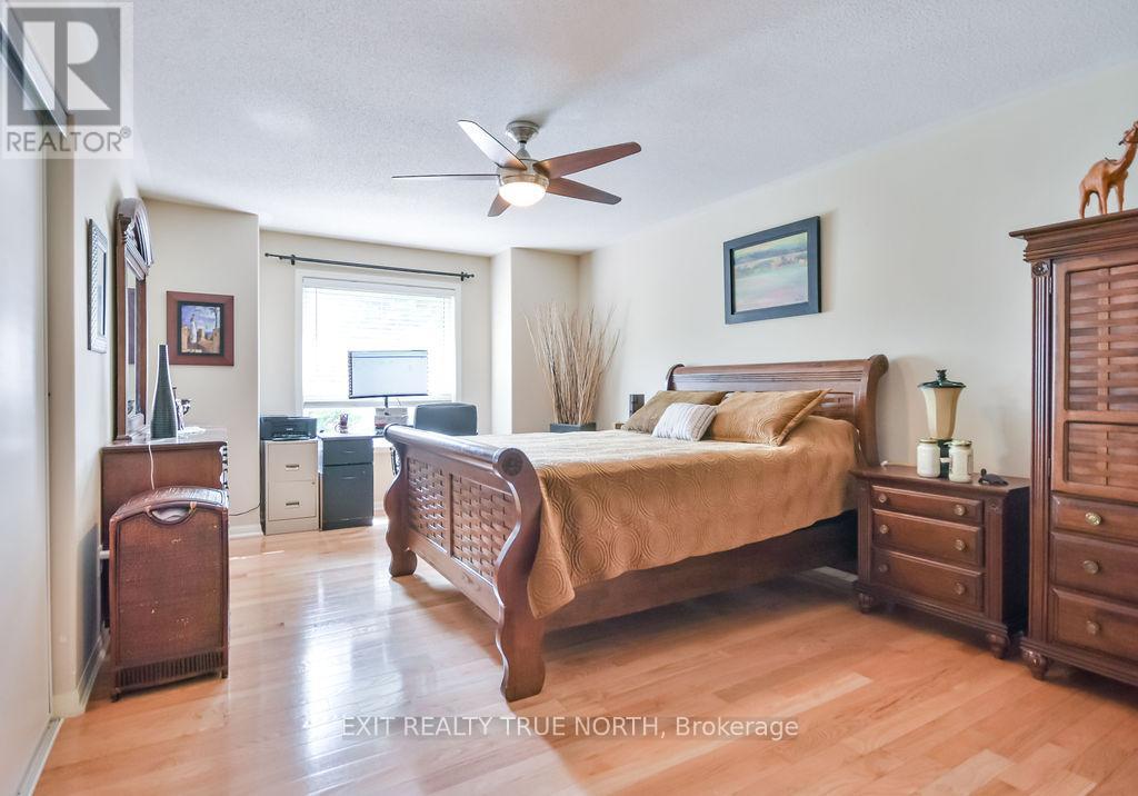 29 Old Hickory Lane, Wasaga Beach, Ontario  L9Z 3B1 - Photo 16 - S12895054