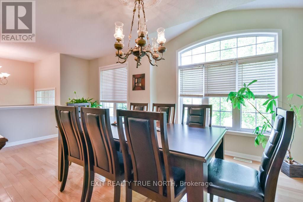 29 Old Hickory Lane, Wasaga Beach, Ontario  L9Z 3B1 - Photo 7 - S12895054