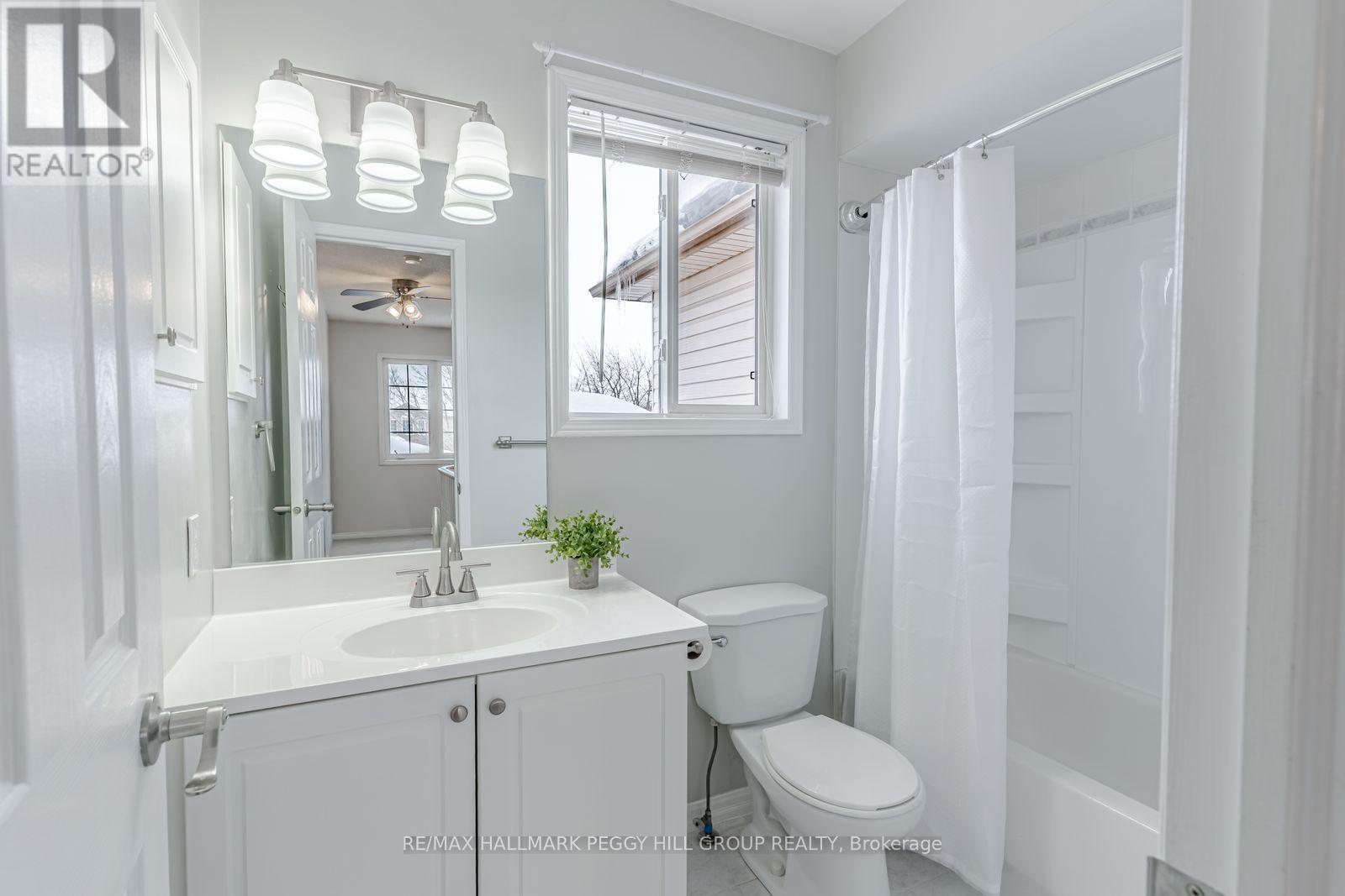 79 Girdwood Drive, Barrie, Ontario  L4N 8R1 - Photo 10 - S12895078