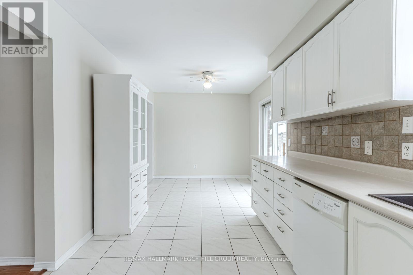 79 Girdwood Drive, Barrie, Ontario  L4N 8R1 - Photo 4 - S12895078