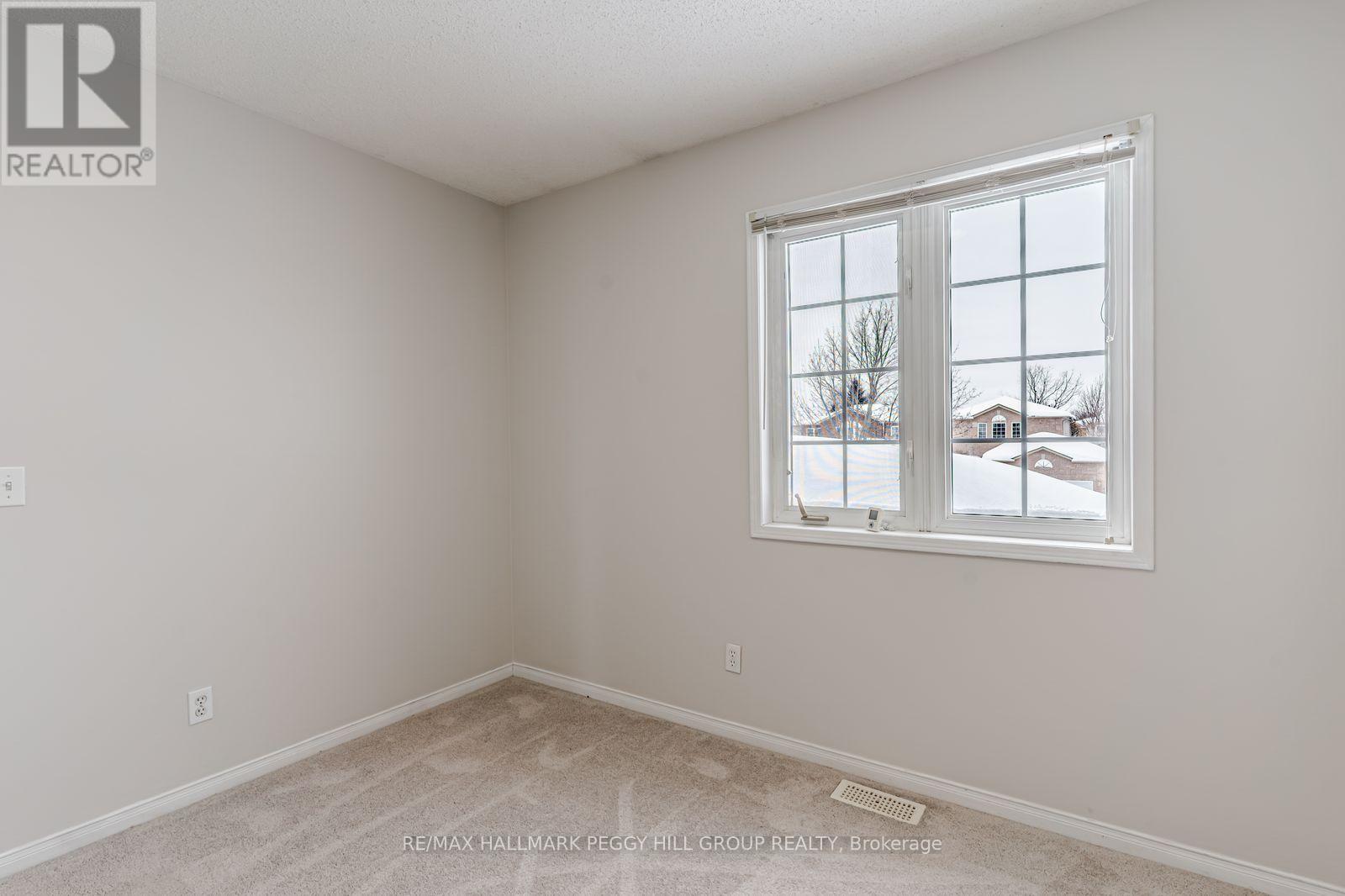 79 Girdwood Drive, Barrie, Ontario  L4N 8R1 - Photo 9 - S12895078