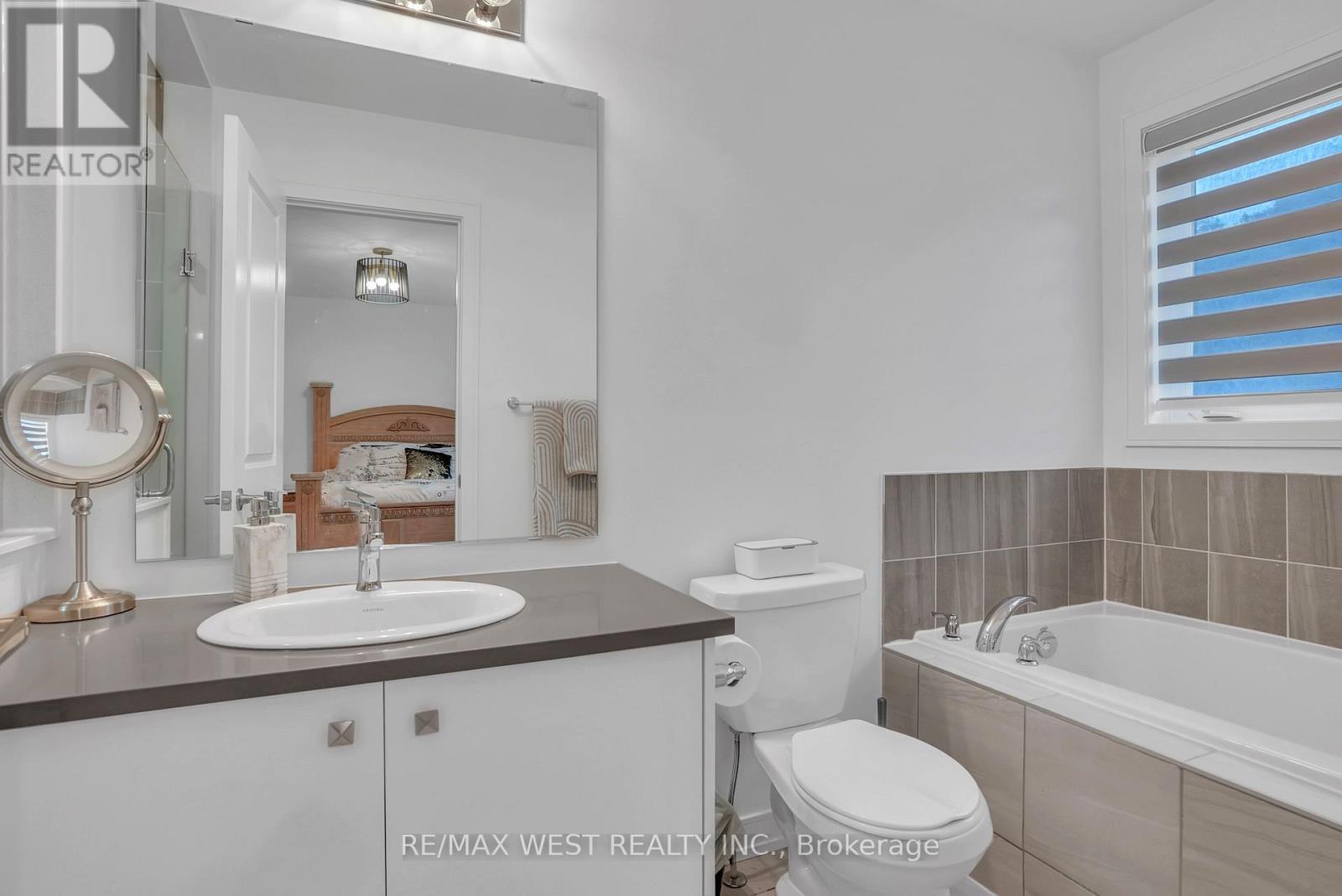 118 Blue Forest Crescent, Barrie, Ontario  L9J 0N7 - Photo 9 - S12895098