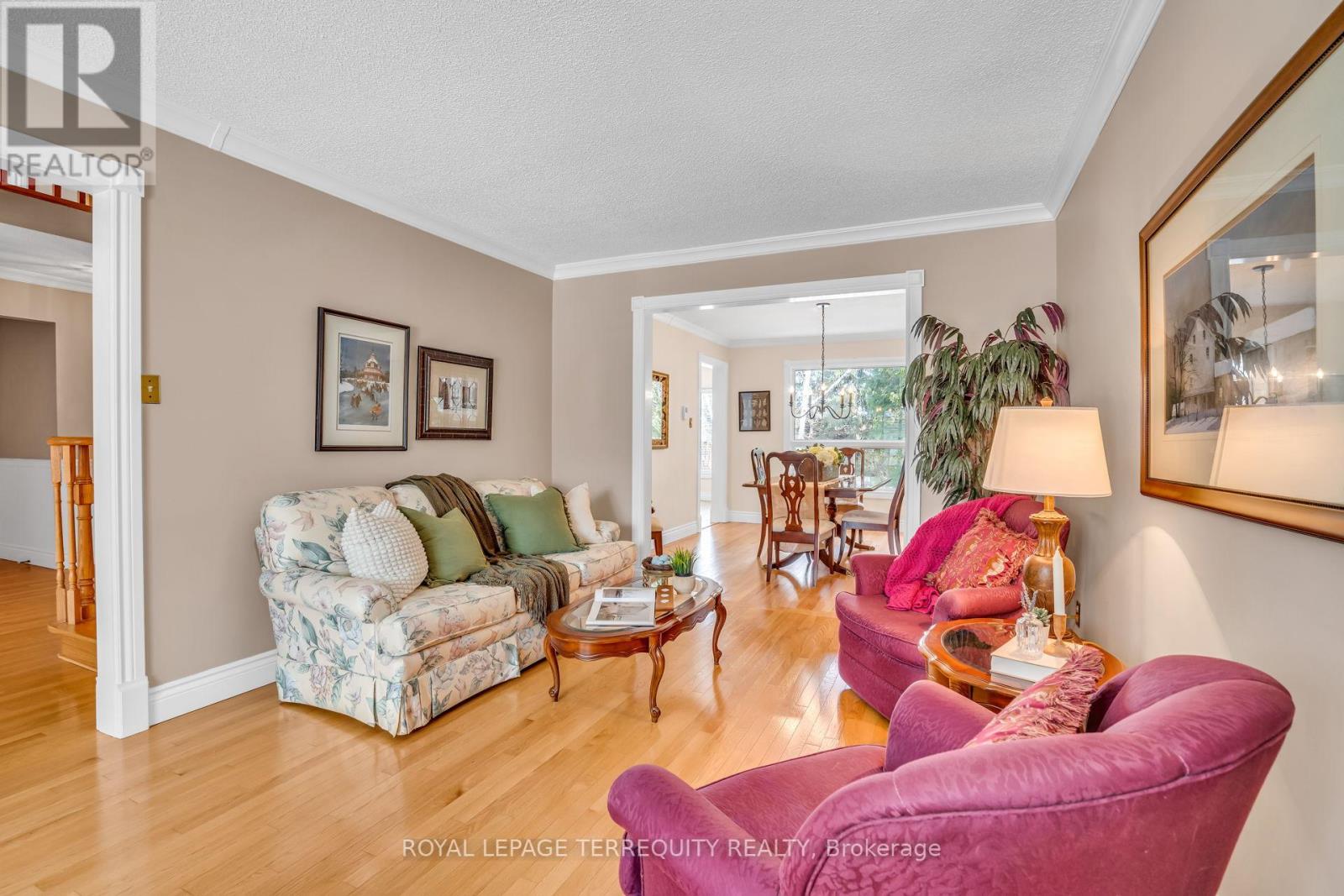 1319 Saddler Circle, Oakville, Ontario  L6M 2X6 - Photo 6 - W12880796