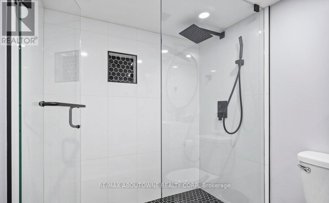 3 Mary Street E, St. Thomas, Ontario  N5R 2V7 - Photo 8 - X12882714