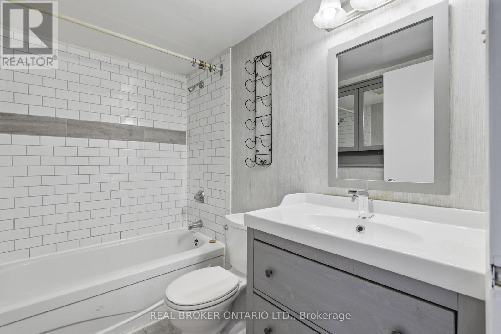 1103 - 25 Fairview Road W, Mississauga, Ontario  L5B 3Y8 - Photo 13 - W12895090