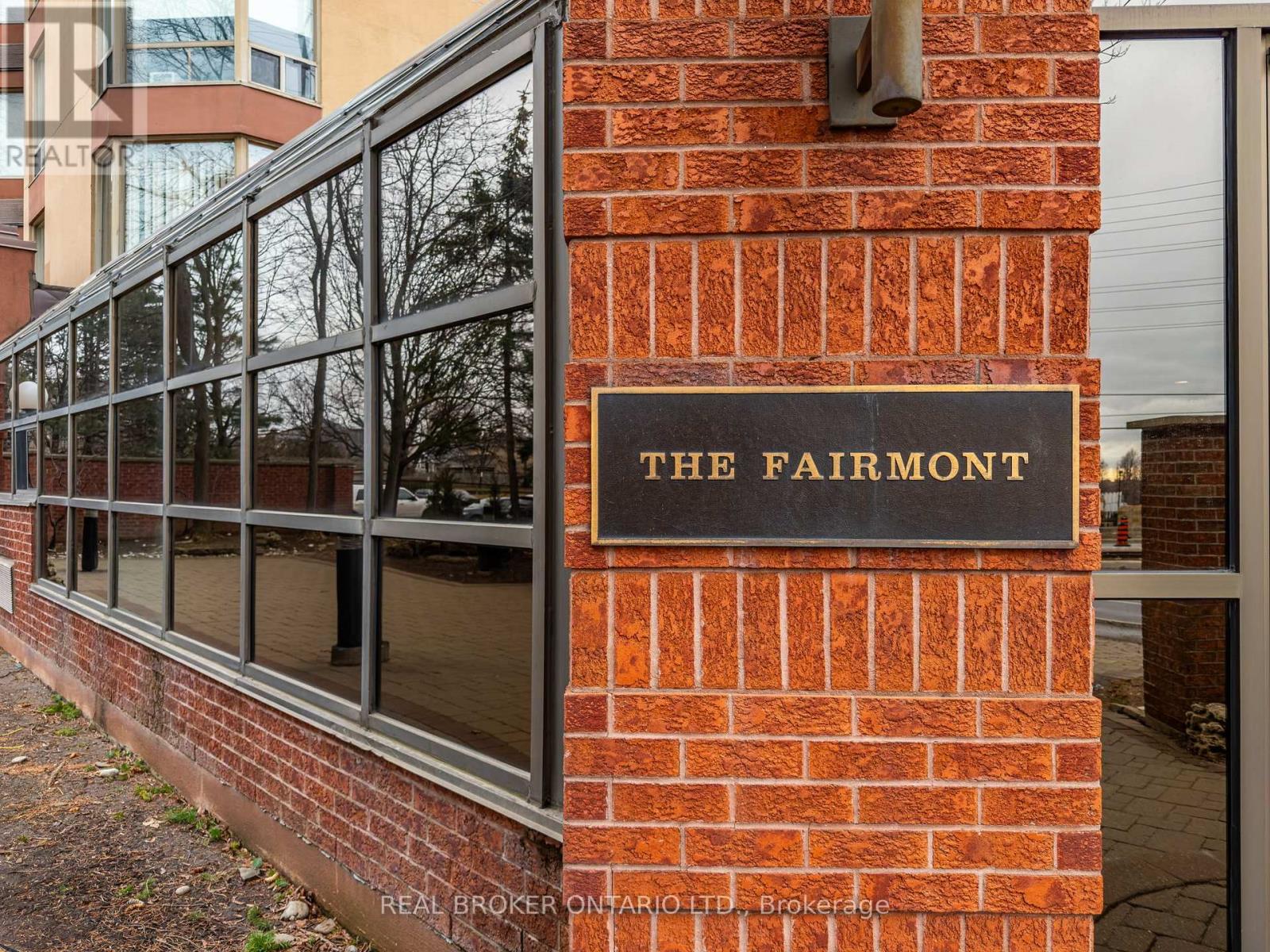 1103 - 25 Fairview Road W, Mississauga, Ontario  L5B 3Y8 - Photo 3 - W12895090