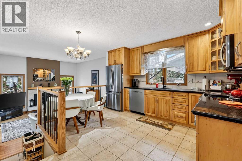 102 Canterbury Place SW, Calgary, Alberta  T2W 1P3 - Photo 11 - A2290306