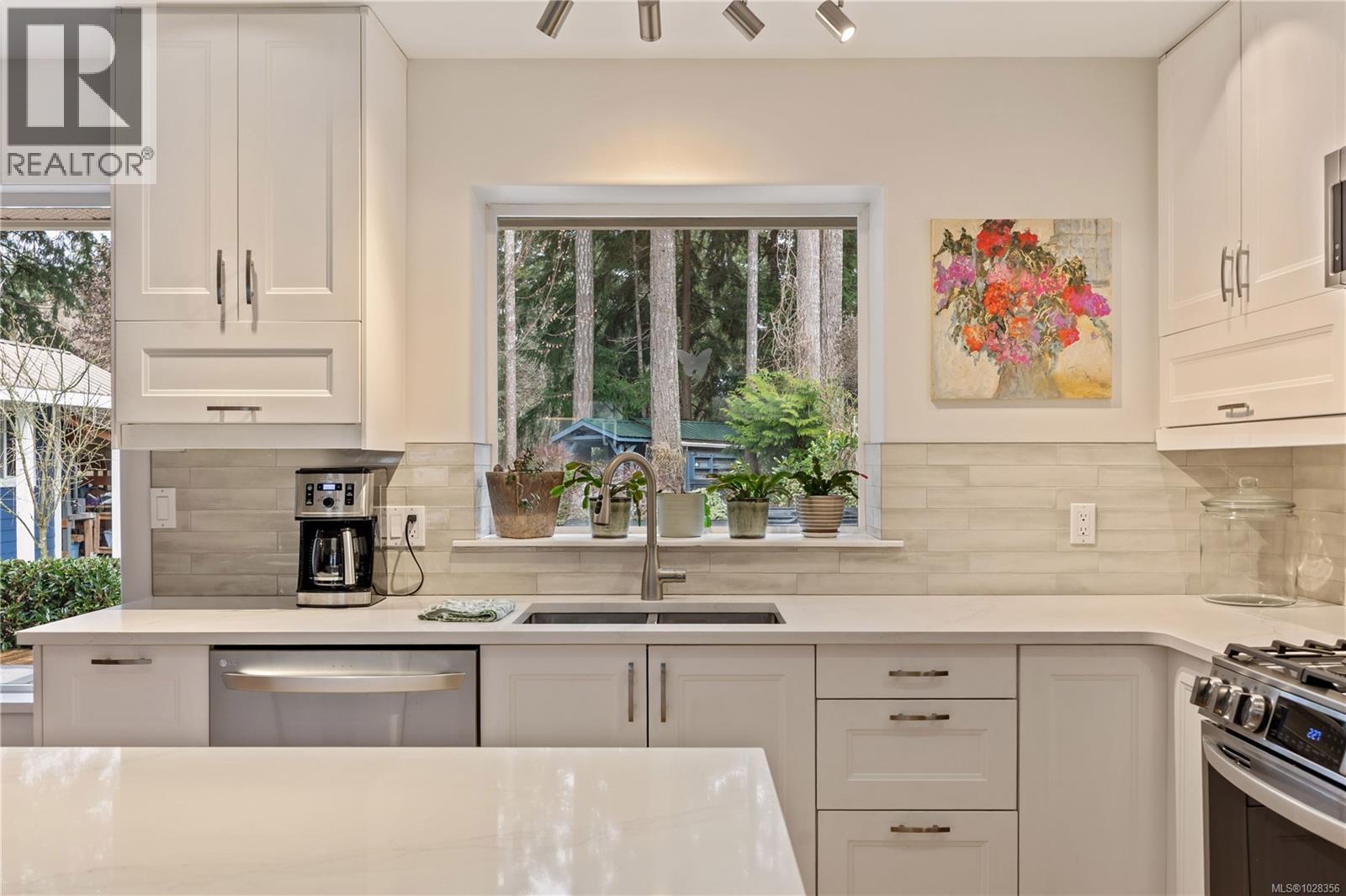 8800 Clarkson Ave, Black Creek, British Columbia  V9J 1A7 - Photo 7 - 1028356