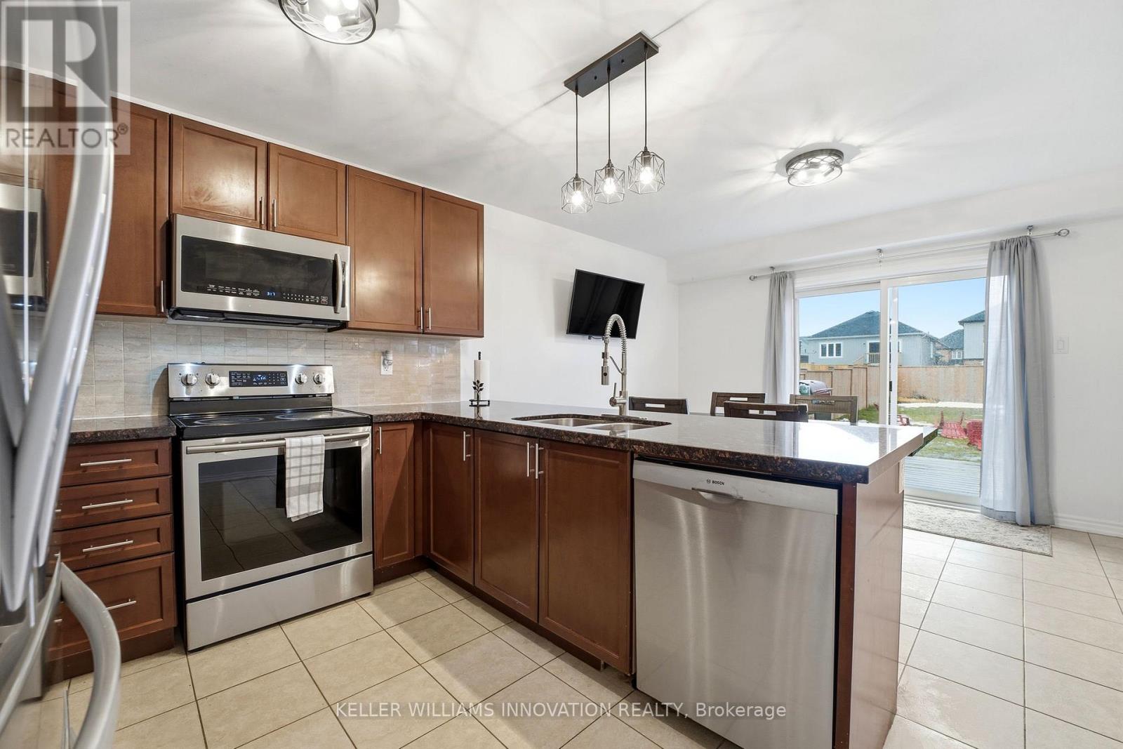 420 Armstrong Street W, North Perth, Ontario  N4W 0E6 - Photo 12 - X12894978