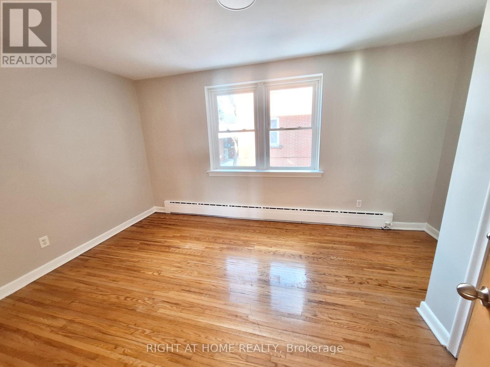 201 - 1 Osler Court, Hamilton, Ontario  L9H 4L2 - Photo 3 - X12895040