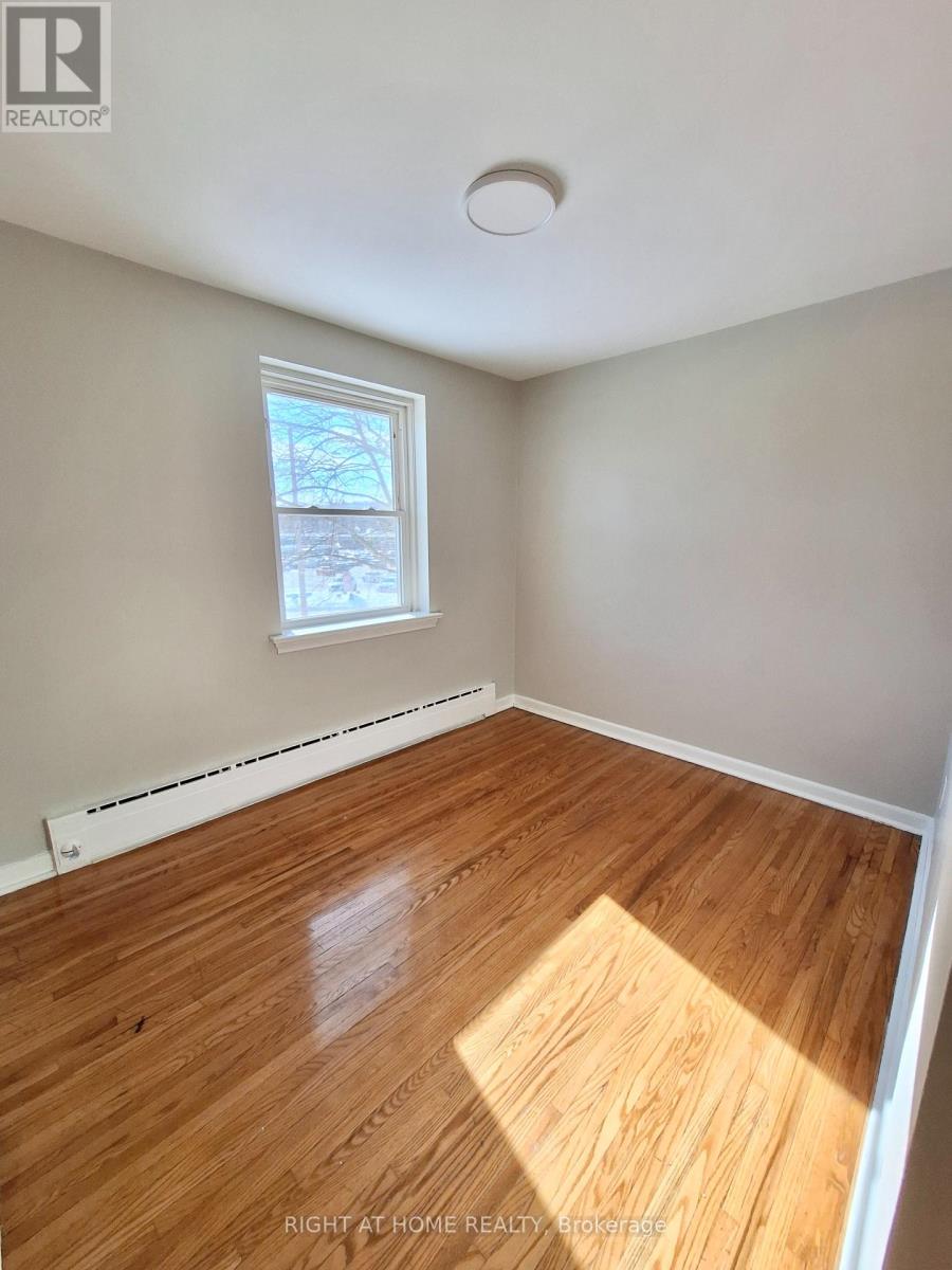 201 - 1 Osler Court, Hamilton, Ontario  L9H 4L2 - Photo 4 - X12895040