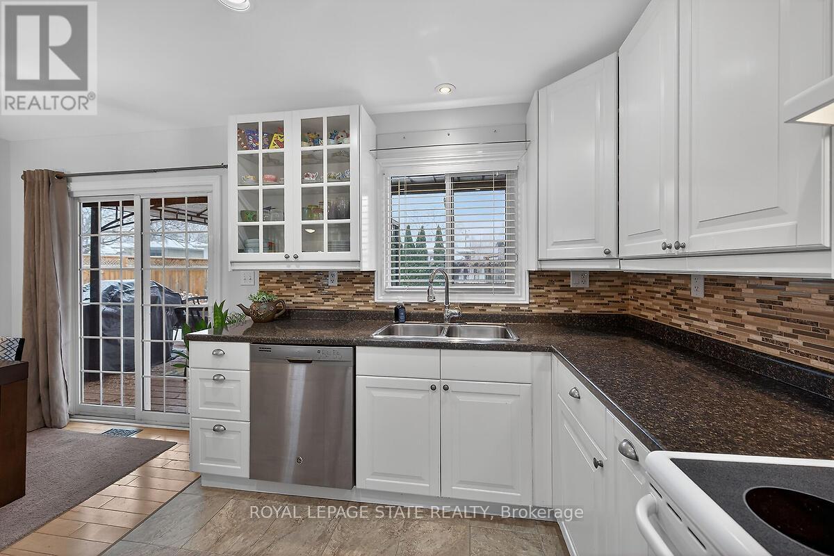 33 Abraham Drive, St. Catharines, Ontario  L2M 6K7 - Photo 11 - X12895092