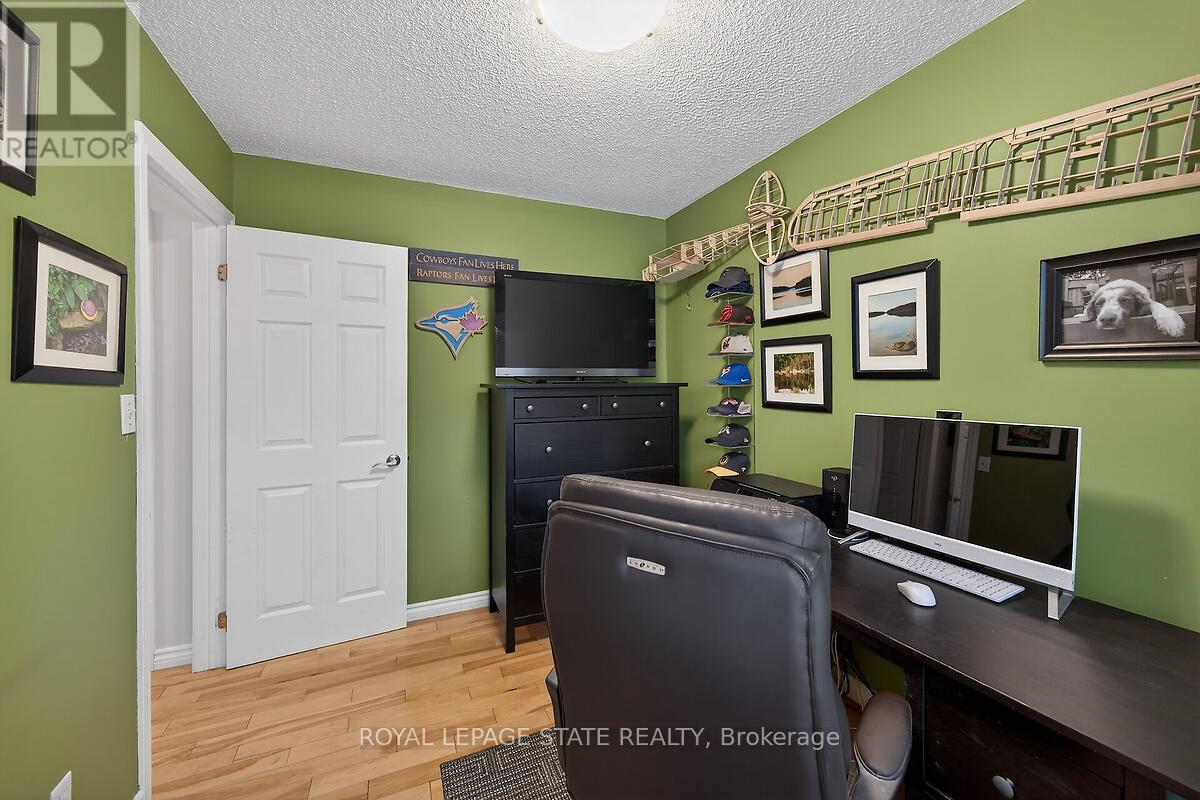 33 Abraham Drive, St. Catharines, Ontario  L2M 6K7 - Photo 23 - X12895092