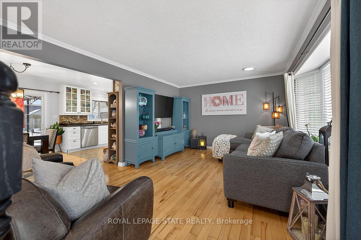 33 Abraham Drive, St. Catharines, Ontario  L2M 6K7 - Photo 4 - X12895092