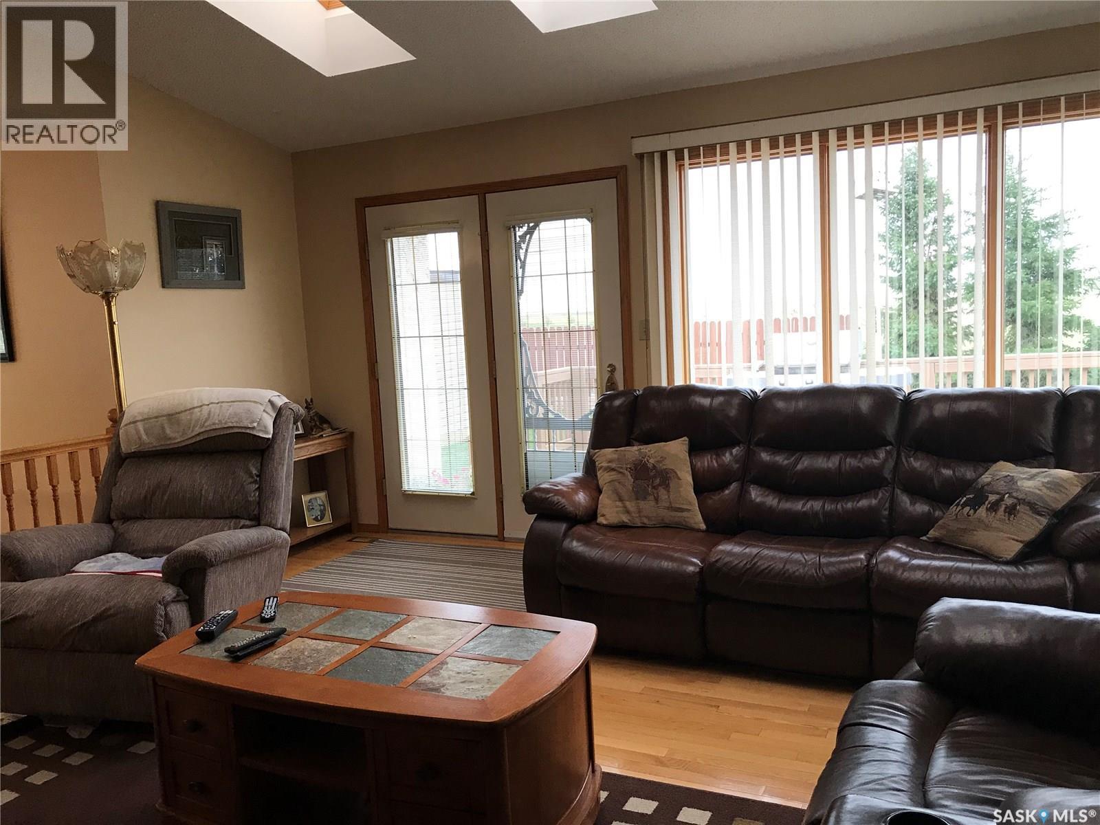 219 3rd Street E, Odessa, Saskatchewan  S0G 3S0 - Photo 15 - SK030652