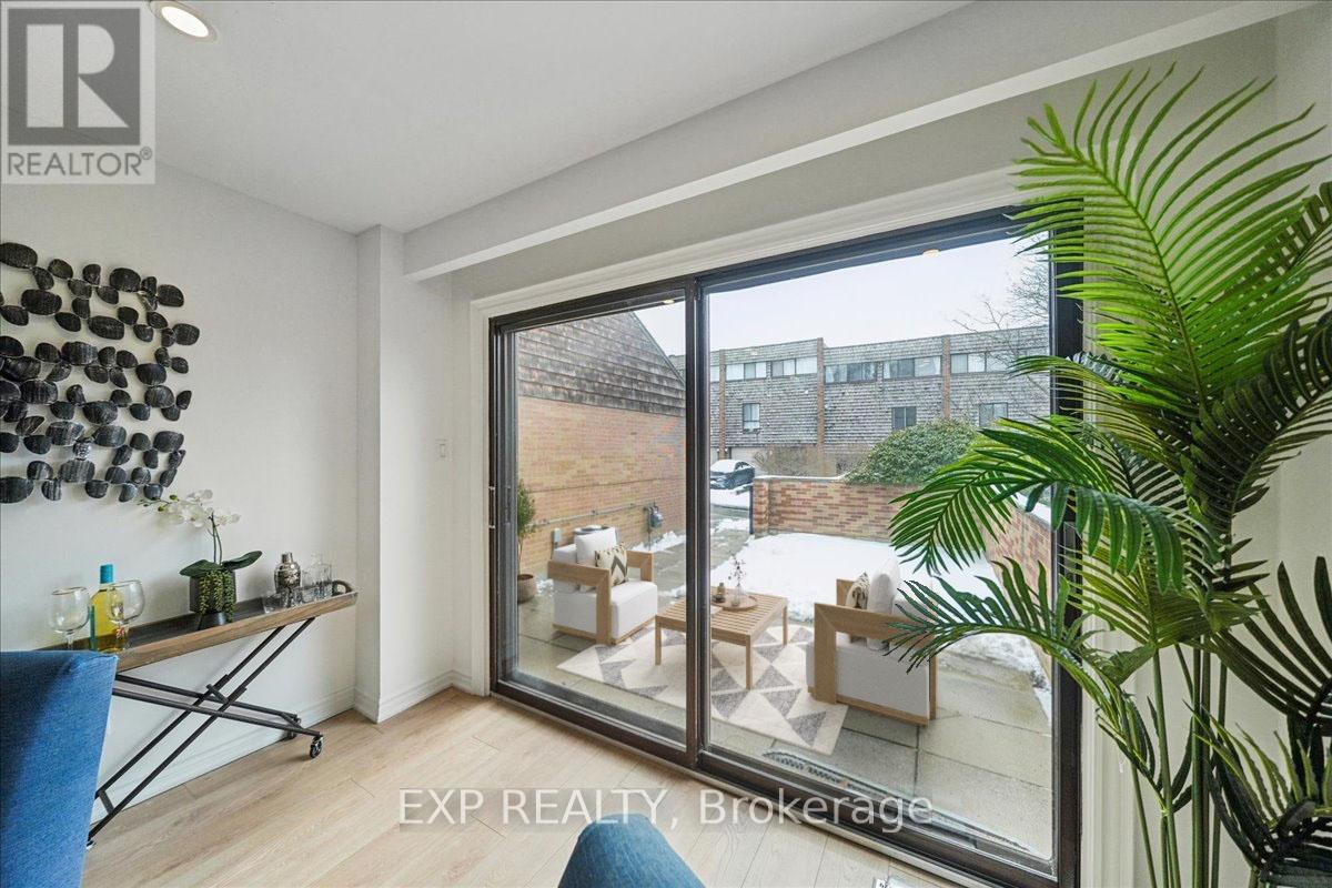 10 Laurie Shepway, Toronto, Ontario  M2J 1X6 - Photo 8 - C12891924