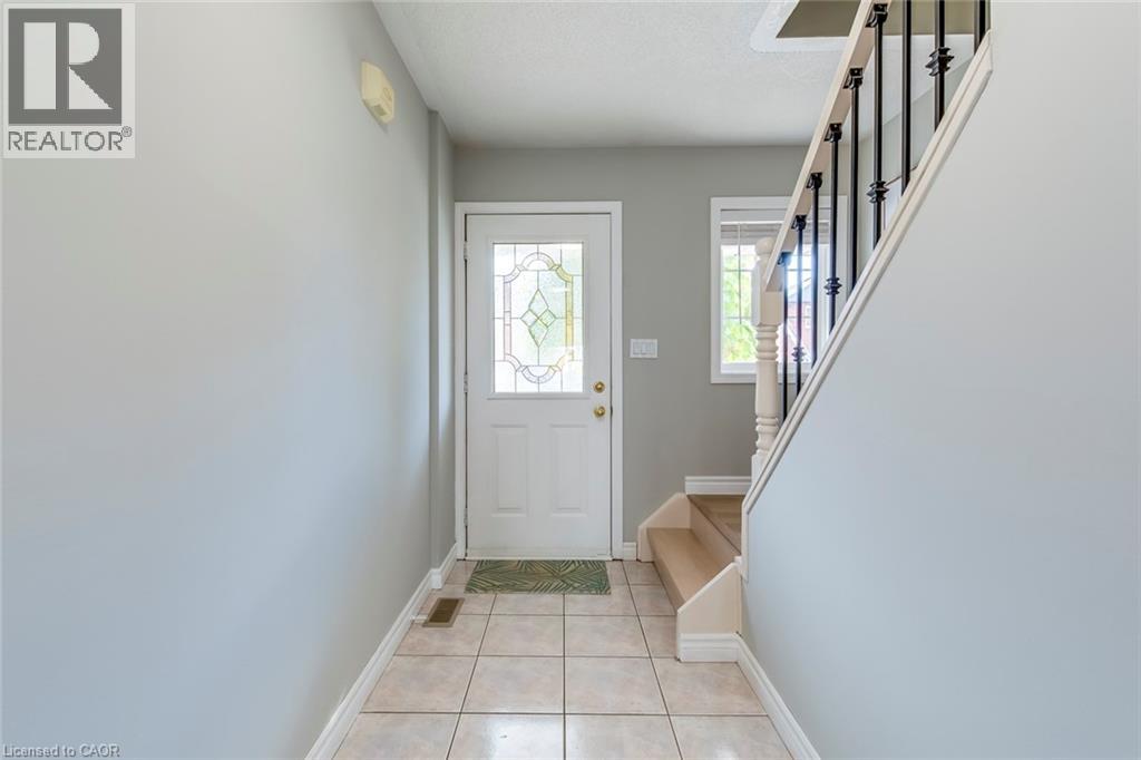 4401 Peter Drive, Burlington, Ontario  L7L 6S6 - Photo 4 - 40812608