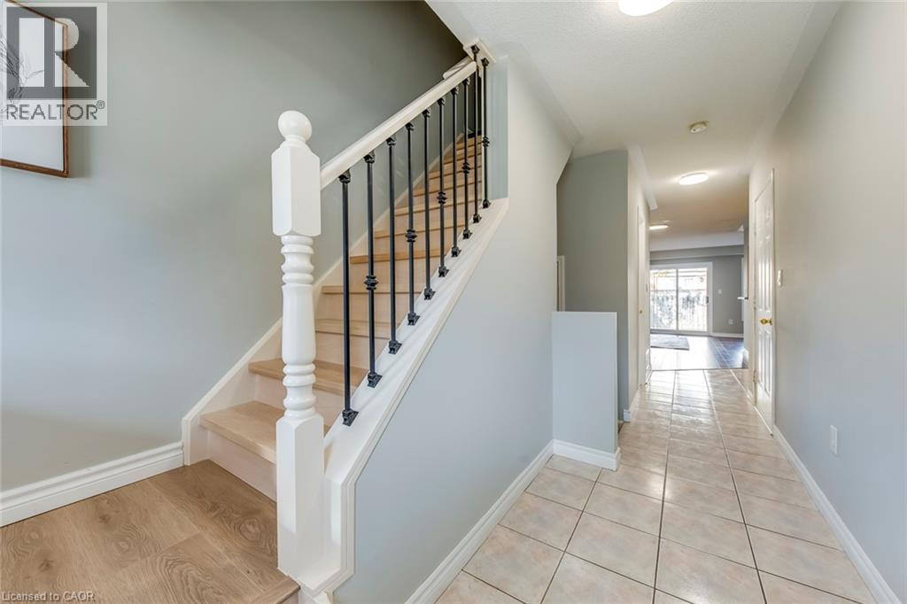 4401 Peter Drive, Burlington, Ontario  L7L 6S6 - Photo 5 - 40812608