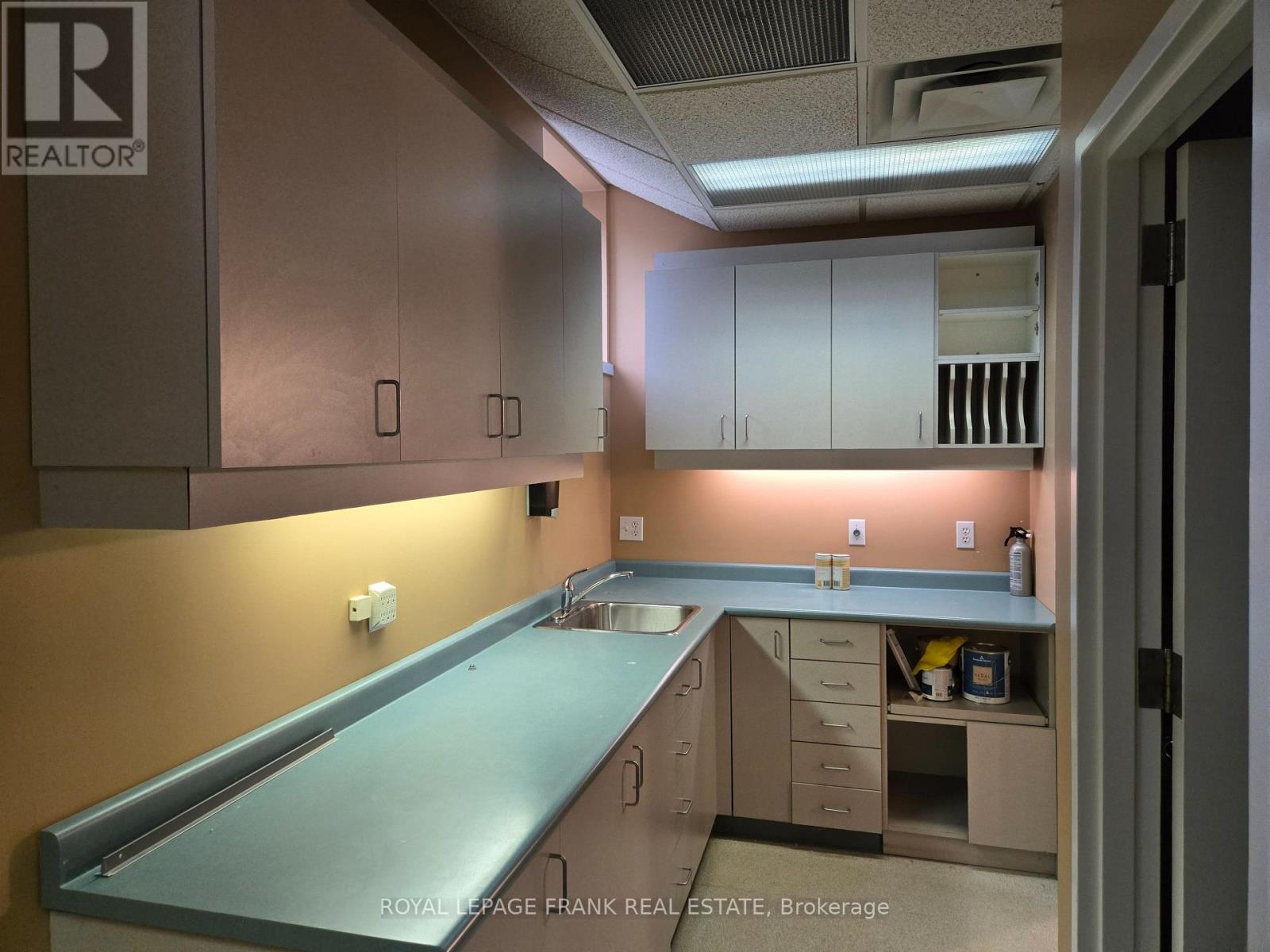 103 - 60 Liberty Street S, Clarington, Ontario  L1C 2N5 - Photo 2 - E12895212